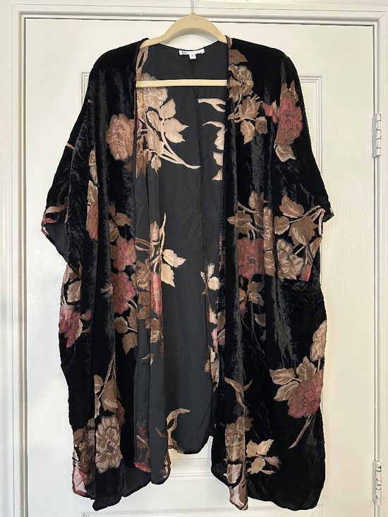 DR2 Tops - DR2 Black Floral Velvet Burnout Kimono Cardigan size 2X